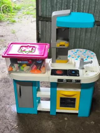 Cocina de juguete Smoby con accesorios