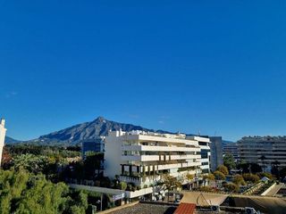 Piso en venta en Puerto Banús en Marbella