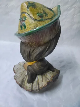 Figura Lladro Mujer Vestido Volantes