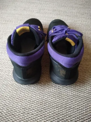 Nike LeBron Witness 8. Talla 44