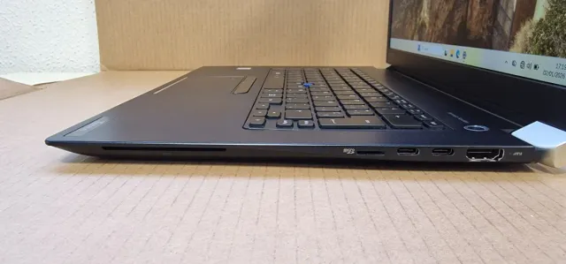 Portátil Toshiba Tecra pantalla tactil i5 16GB 256