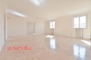 Piso en alquiler en Recoletos en Madrid