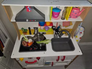 Cocina de juguete infantil con accesorios