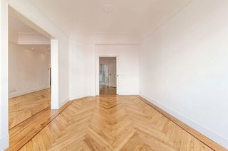 Piso en alquiler en Almagro en Madrid