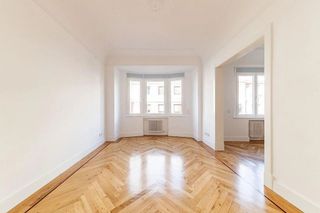 Piso en alquiler en Almagro en Madrid