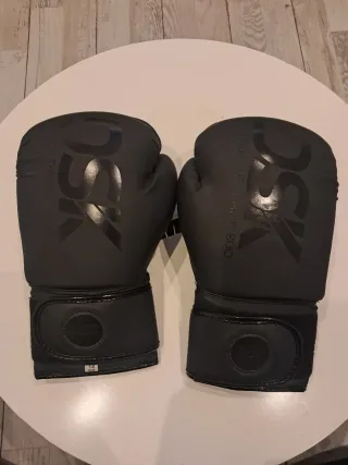 Guantes Boxeo DSK 14oz + Vendas Venum