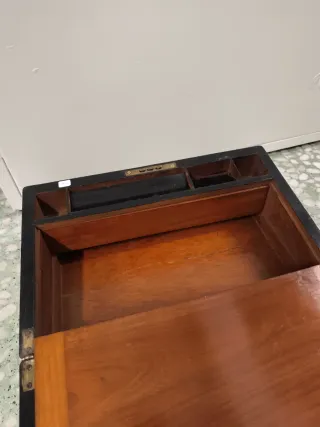 Antigua caja escritorio inglesa