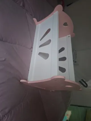 Cuna de juguete balancín rosa con corazón