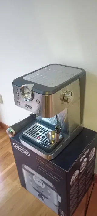 Cafetera DeLonghi Linea Classic
