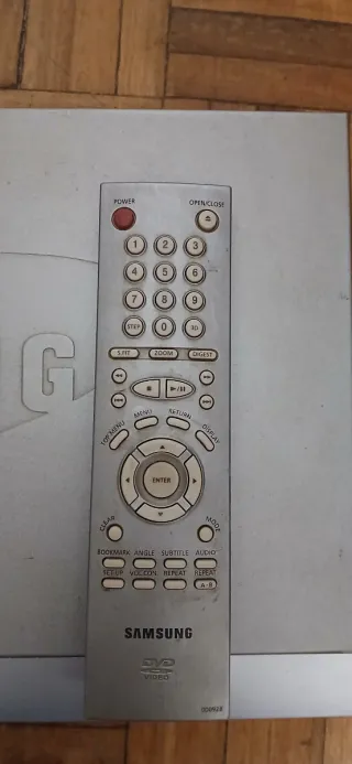 Reproductor DVD Samsung Plata