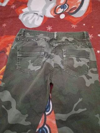 Pantaloni donna Zara camouflage