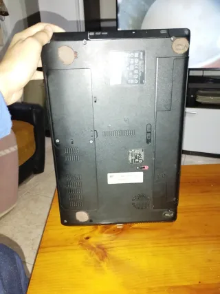 Ordenador portátil Acer rosa/rojo