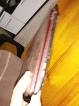 Ordenador portátil Acer rosa/rojo