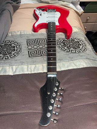 Stratocaster roja en perfecto estado