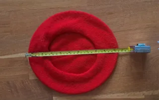 Boina roja, niño-a 8 a 12 años