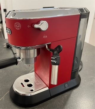 Cafetera De'Longhi Dedica Roja