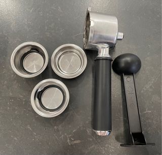 Cafetera De'Longhi Dedica Roja