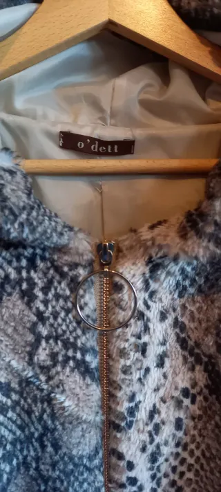 Giacca con stampa pitone