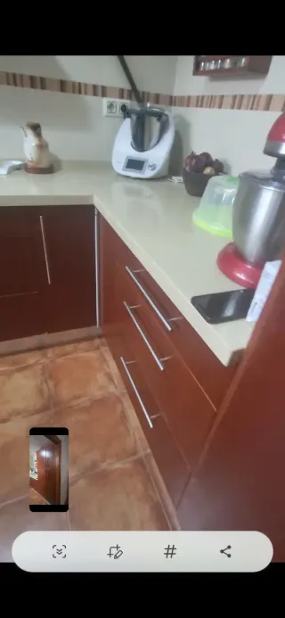 Muebles de cocina con encimera Silestone.