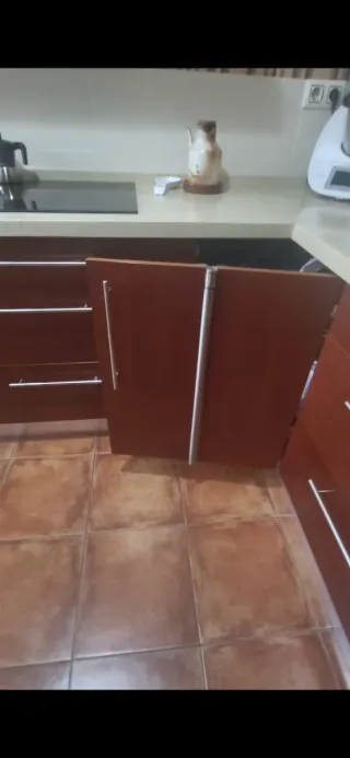 Muebles de cocina con encimera Silestone.