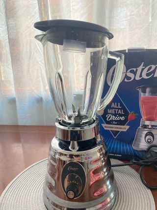 Licuadora Oster Clásica Cromada