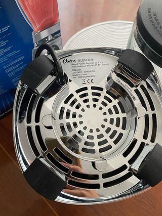 Licuadora Oster Clásica Cromada