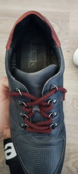 Zapatos Pikolinos azul y rojo