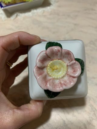 Barattolo in ceramica con rosa vintage anni ‘80