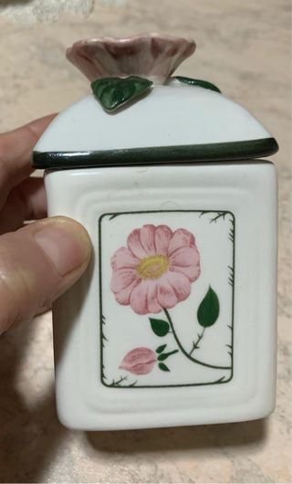 Barattolo in ceramica con rosa vintage anni ‘80