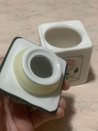 Barattolo in ceramica con rosa vintage anni ‘80