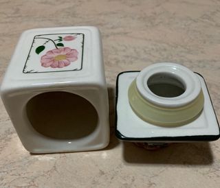 Barattolo in ceramica con rosa vintage anni ‘80