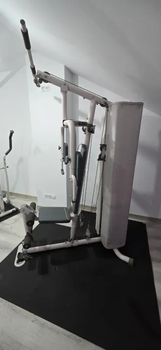 Máquina de gimnasio multifuncional