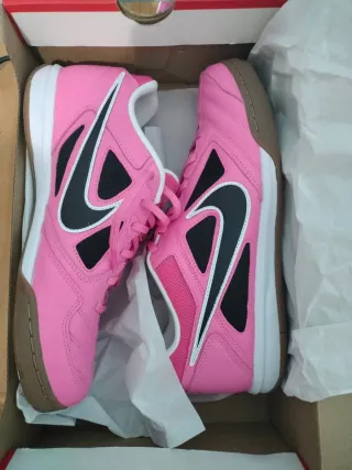 Zapatillas de fútbol sala Nike rosas