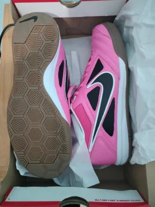 Zapatillas de fútbol sala Nike rosas