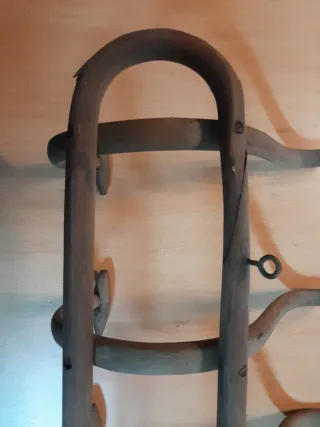 Perchero de madera antiguo