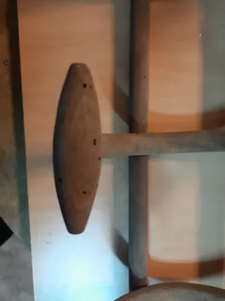 Perchero de madera antiguo