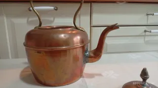 Tetera de latón antigua