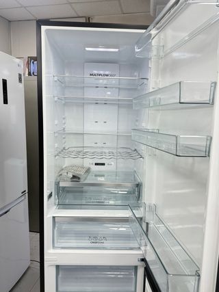 Nevera Gorenje Negra Nueva 2m x 60cm No Frost