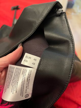 Falda polipiel negra rodilla