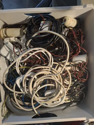 Lote de cables eléctricos variados