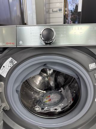 Nevera 2m x 60cm y Lavadora Secadora 10+6kg nuevas