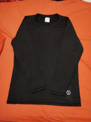 Camiseta térmica negra T8-10 M