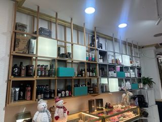 Estanterías de diseño madera y cubos de luz