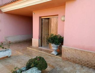 Chalet en venta en Sanlúcar la Mayor