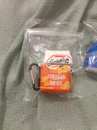 Fundas AirPods Goldfish Cheddar