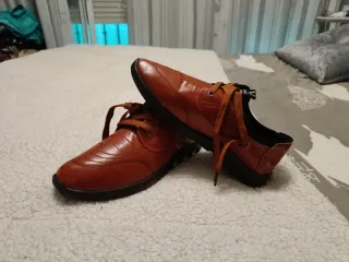 Zapatos sport marrones talla 42