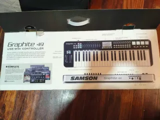 Controlador MIDI USB SAMSON Graphite 49