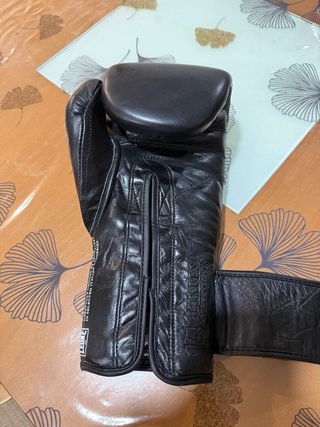 Guantes Boxeo Leone 1947 Cuero Negro 14 onzas.