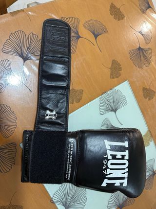 Guantes Boxeo Leone 1947 Cuero Negro 14 onzas.