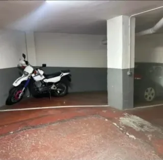 Plaza de garaje para motos